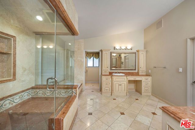 13031 Magnolia Boulevard, Sherman Oaks, CA 91423