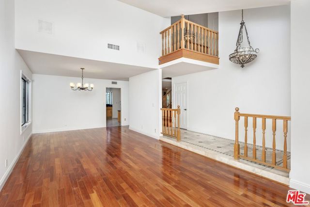 13031 Magnolia Boulevard, Sherman Oaks, CA 91423