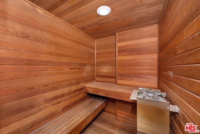 13031 Magnolia Boulevard, Sherman Oaks, CA 91423