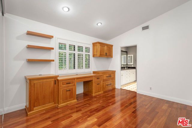 13031 Magnolia Boulevard, Sherman Oaks, CA 91423