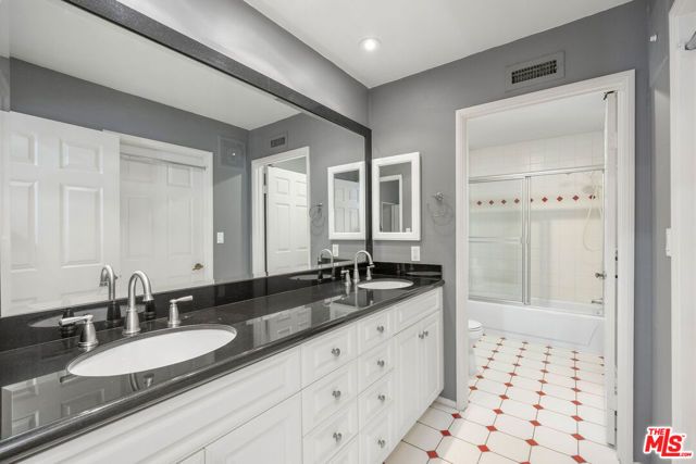 13031 Magnolia Boulevard, Sherman Oaks, CA 91423