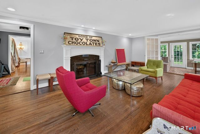 50 Woodridge Circle, West Hartford, CT 06107