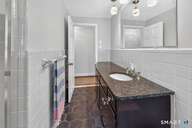 50 Woodridge Circle, West Hartford, CT 06107
