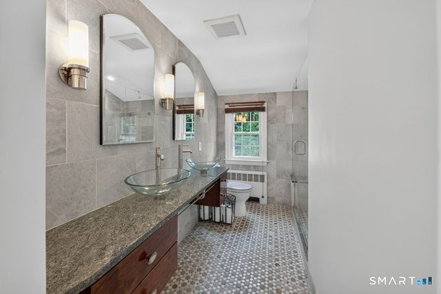 50 Woodridge Circle, West Hartford, CT 06107