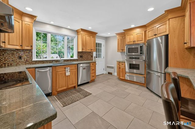 50 Woodridge Circle, West Hartford, CT 06107