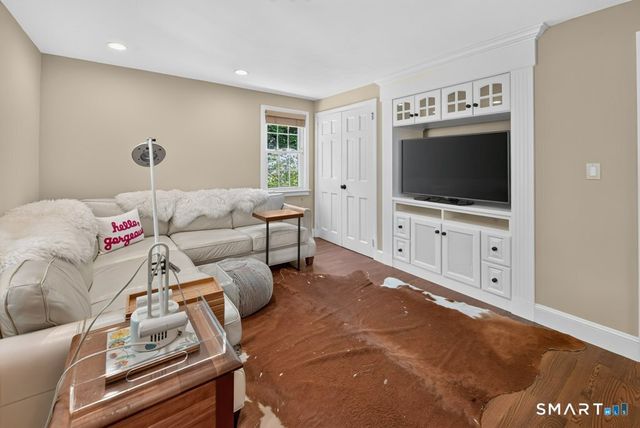 50 Woodridge Circle, West Hartford, CT 06107