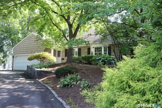 50 Woodridge Circle, West Hartford, CT 06107