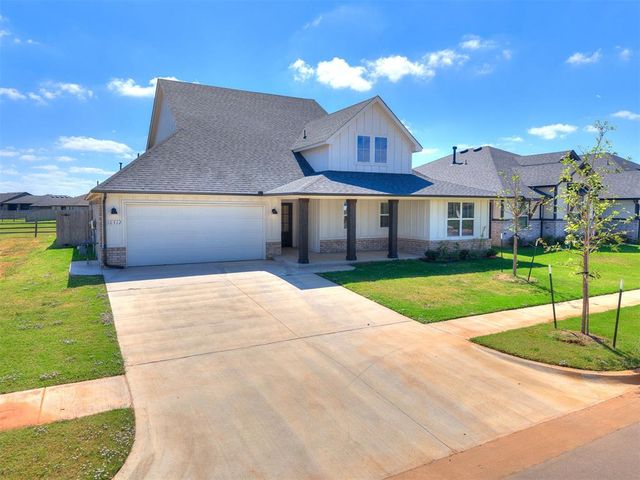 10512 NW 33rd Place, Yukon, OK 73099