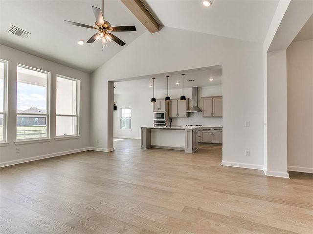 10512 NW 33rd Place, Yukon, OK 73099