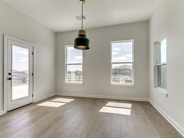 10512 NW 33rd Place, Yukon, OK 73099