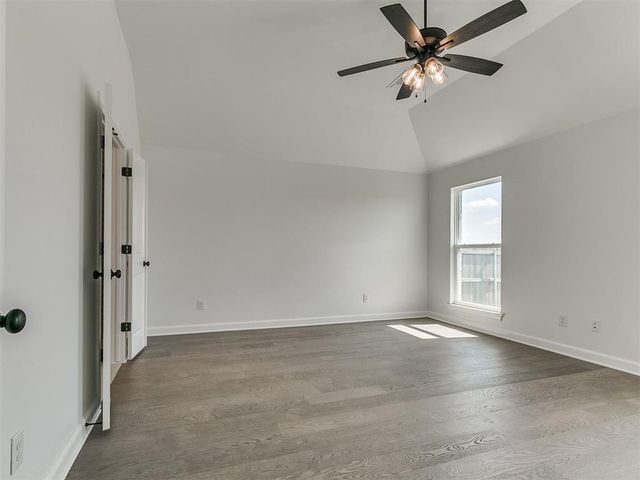 10512 NW 33rd Place, Yukon, OK 73099