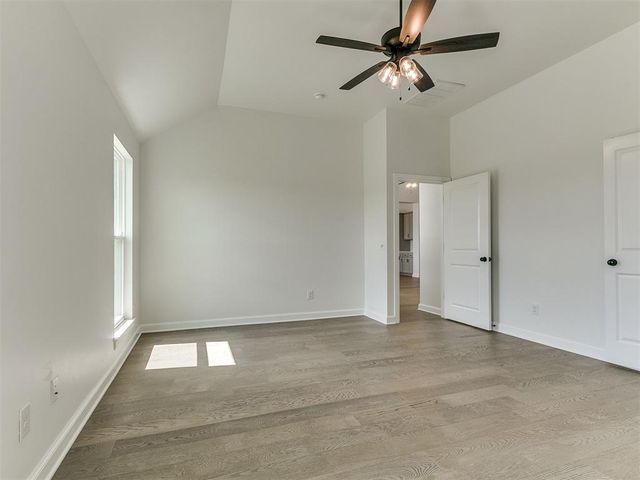 10512 NW 33rd Place, Yukon, OK 73099