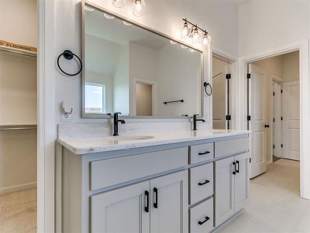 10512 NW 33rd Place, Yukon, OK 73099