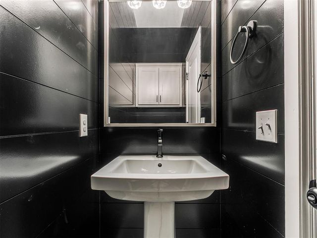 10512 NW 33rd Place, Yukon, OK 73099