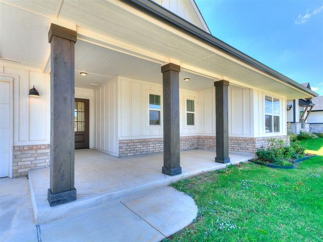 10512 NW 33rd Place, Yukon, OK 73099