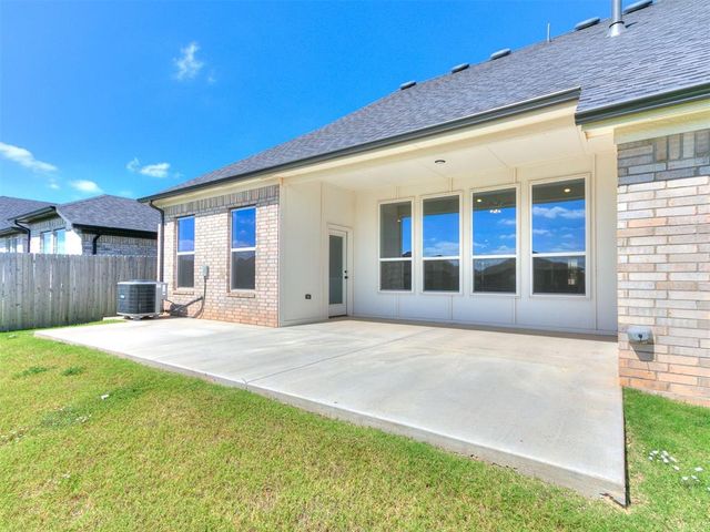 10512 NW 33rd Place, Yukon, OK 73099