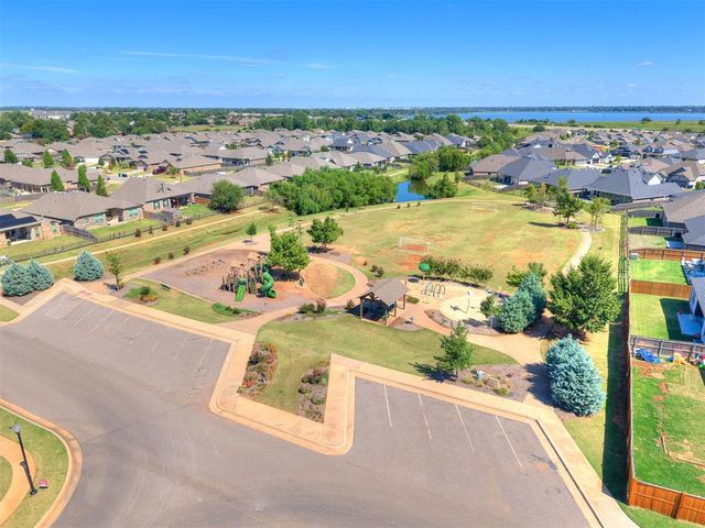 10512 NW 33rd Place, Yukon, OK 73099