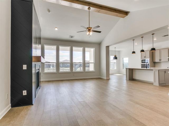 10512 NW 33rd Place, Yukon, OK 73099