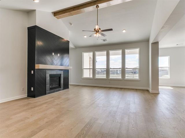 10512 NW 33rd Place, Yukon, OK 73099