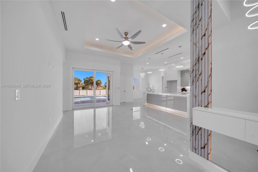 Image 19 of property listing at 4100 15TH ST SW, Lehigh Acres, FL 33976