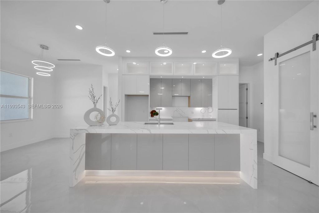 Image 23 of property listing at 4100 15TH ST SW, Lehigh Acres, FL 33976