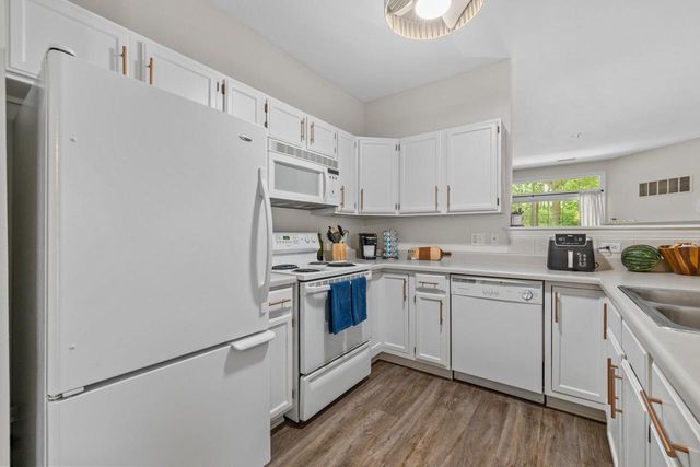 S77W19462 Lakewood DRIVE, Muskego, WI 53150