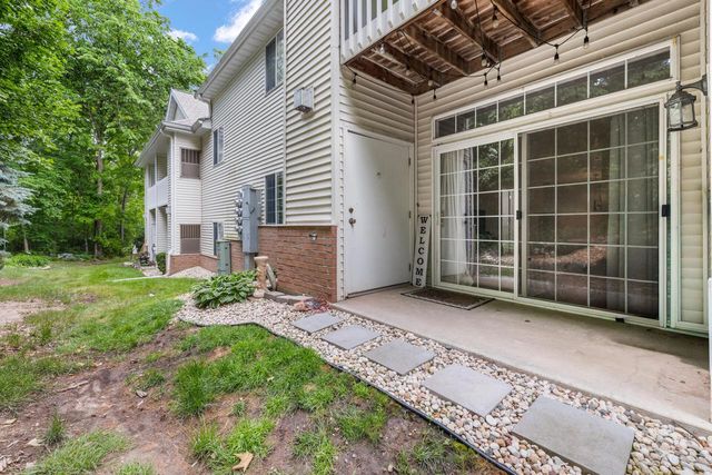 S77W19462 Lakewood DRIVE, Muskego, WI 53150
