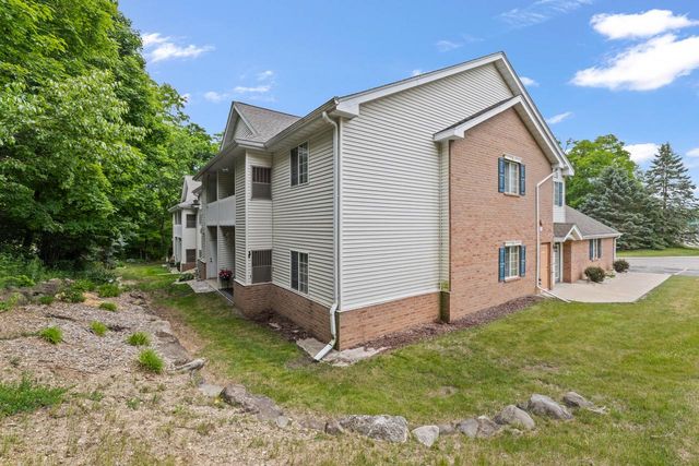 S77W19462 Lakewood DRIVE, Muskego, WI 53150