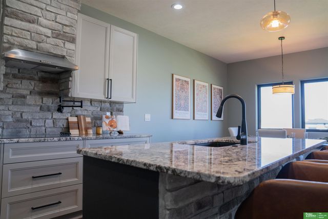 11703 S 123rd Avenue, Papillion, NE 68046