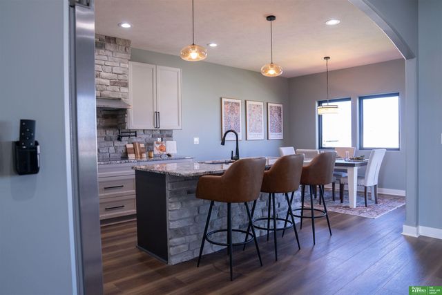 11703 S 123rd Avenue, Papillion, NE 68046