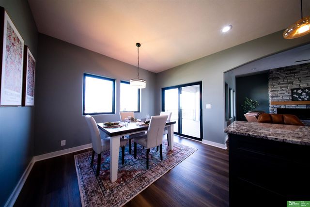 11703 S 123rd Avenue, Papillion, NE 68046