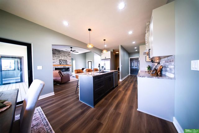 11703 S 123rd Avenue, Papillion, NE 68046