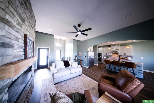 11703 S 123rd Avenue, Papillion, NE 68046