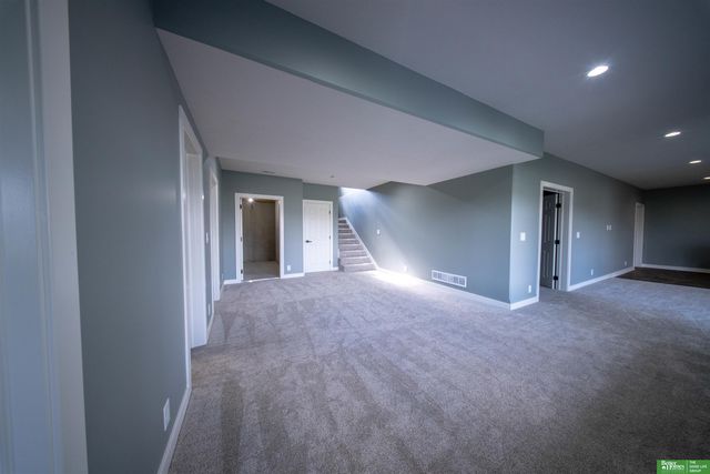 11703 S 123rd Avenue, Papillion, NE 68046