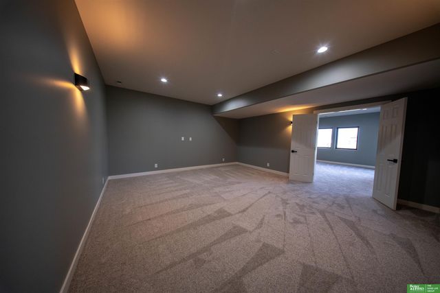 11703 S 123rd Avenue, Papillion, NE 68046