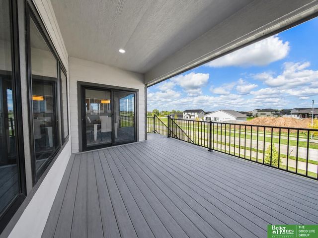 11703 S 123rd Avenue, Papillion, NE 68046
