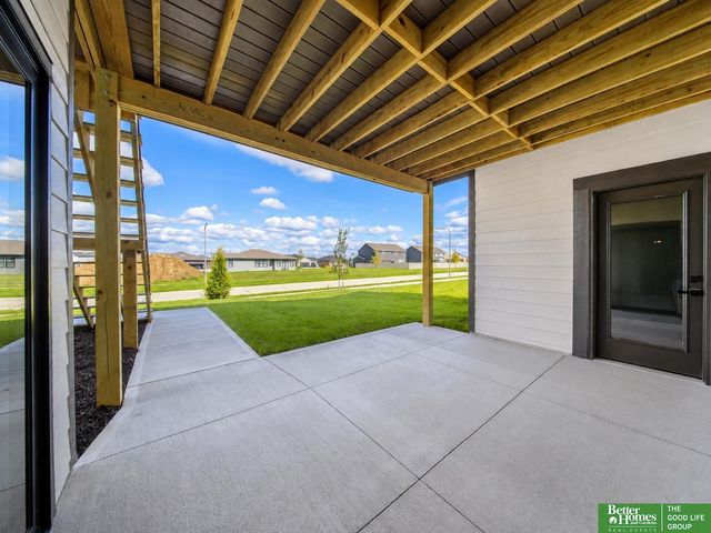 11703 S 123rd Avenue, Papillion, NE 68046
