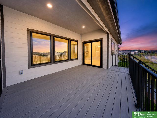 11703 S 123rd Avenue, Papillion, NE 68046