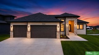 11703 S 123rd Avenue, Papillion, NE 68046