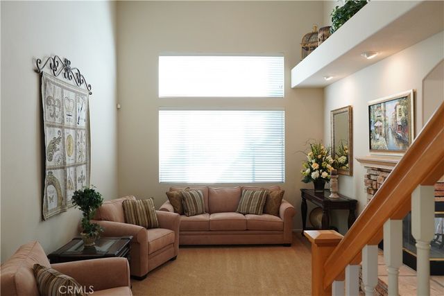 27842 Bloomfield, Valencia, CA 91354