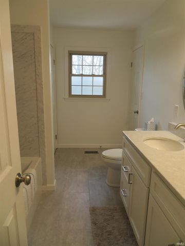 7511 Meadow Lane, Newburgh, IN 47630