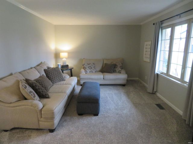 7511 Meadow Lane, Newburgh, IN 47630