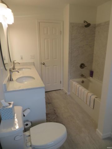 7511 Meadow Lane, Newburgh, IN 47630