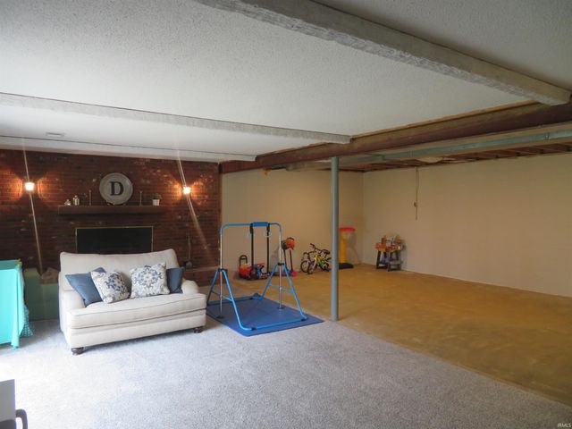 7511 Meadow Lane, Newburgh, IN 47630