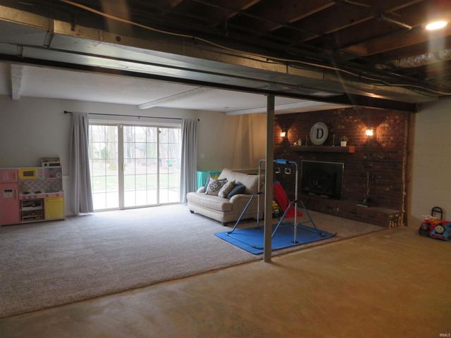 7511 Meadow Lane, Newburgh, IN 47630