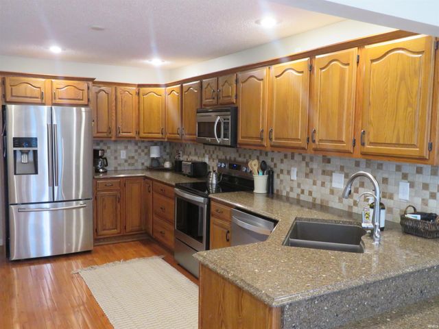 7511 Meadow Lane, Newburgh, IN 47630