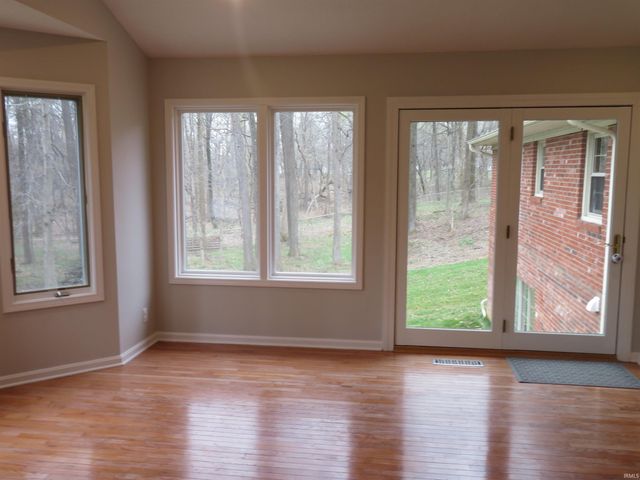 7511 Meadow Lane, Newburgh, IN 47630