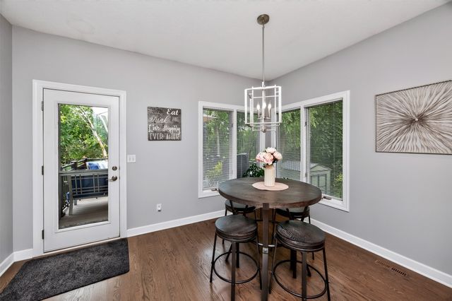 9812 Brookview Drive, Urbandale, IA 50322