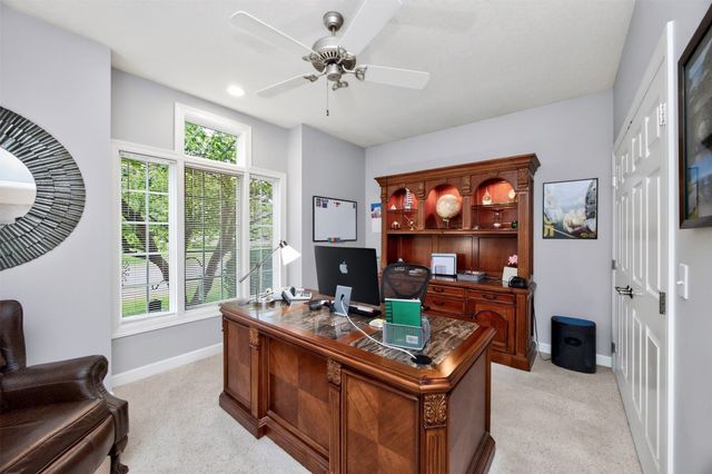 9812 Brookview Drive, Urbandale, IA 50322