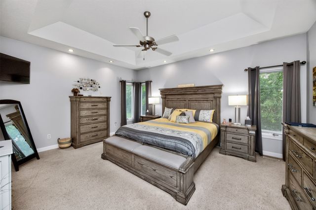 9812 Brookview Drive, Urbandale, IA 50322